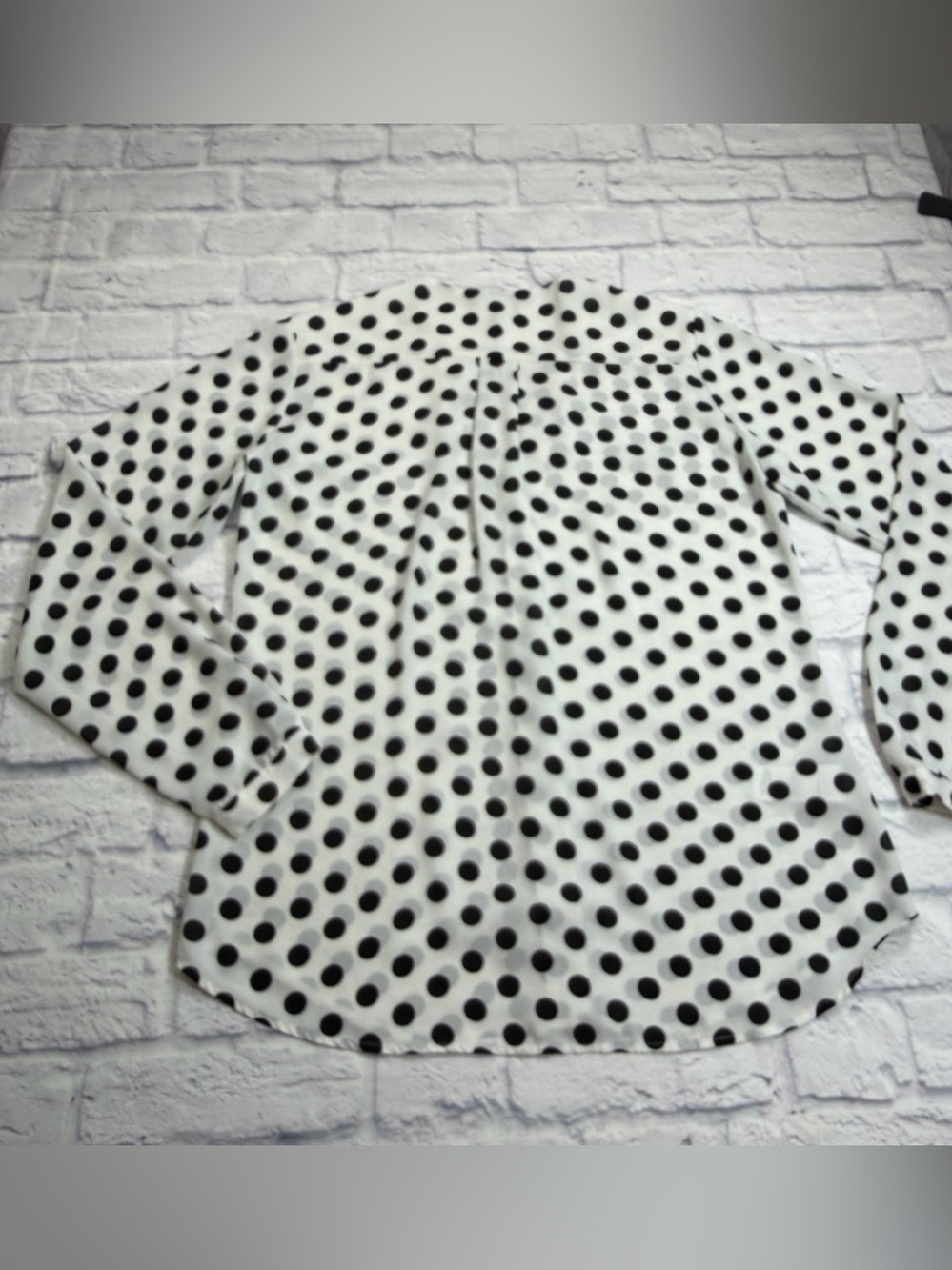 long tall sally Black & White Polka Dot V-Neck Blouse. Size 14.